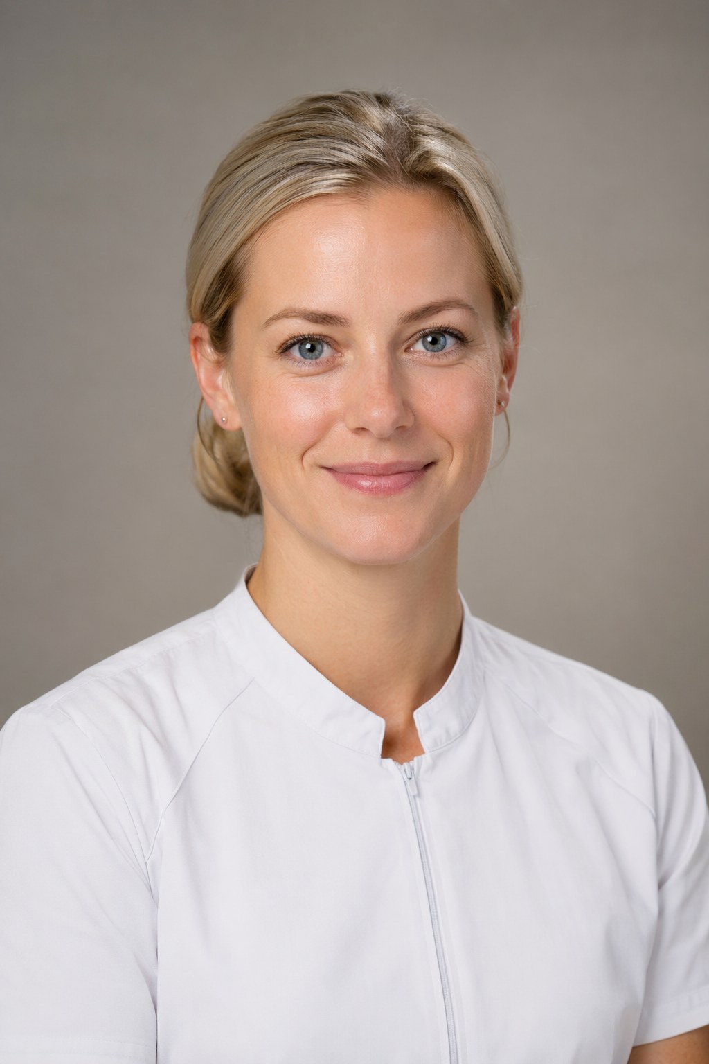 Dr Clara Jensen, Cosmetic & Invisalign Dentist at Rowanfield Dental